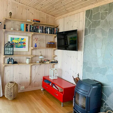Maritime-style Among The Torgaut Islands Feriehus